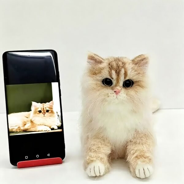 Handmade needle felt cat crafts with multi-angle pet reference photos, custom memorial wool artwork