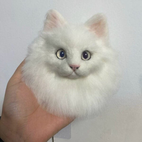 Hand needle felted fluffy white longhair cat portrait keyring, custom personalized pet photo hanging bag charm, handmade lifelike wool felt sentimental memorial gift for cat lovers